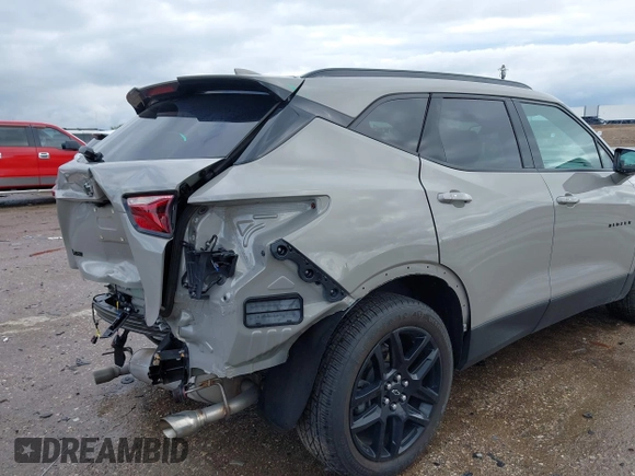 2021 Chevrolet Blazer LT z VIN 3GNKBCRS4MS563177, wystawiony jako IAAI lot #42162177 z przebiegiem 43 201 mil mil oraz . Historia ofert i sprzedaży dostępna na DreamBid. Obrazek 6.