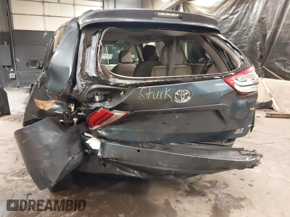 2017 Toyota Sienna XLE with VIN 5TDDZ3DC5HS164964, listed as a IAAI auction lot 41516182 with 62,287 mi miles and . Bid and sale history available at DreamBid. Image 6.
