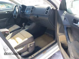 2017 Volkswagen Tiguan Wolfsburg Edition с VIN WVGRV7AX1HK005782, выставлен на аукционе IAAI как лот 41624861 с пробегом 114 660 миль миль и . История ставок и продаж доступна на DreamBid. Изображение 5.