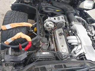 1988 Chevrolet Corvette with VIN 1G1YY218XJ5117657, listed as a IAAI auction lot 41383997 with 33,172 mi miles. Bid and sale history available at carsss.com. Image 10.