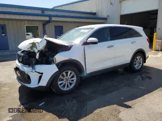 2019 Kia Sorento L z VIN 5XYPG4A34KG499523, wystawiony jako Copart lot #57080185 z przebiegiem 83 870 mil mil oraz Nie do naprawy • Non repairable. Historia ofert i sprzedaży dostępna na DreamBid. Obrazek 1.