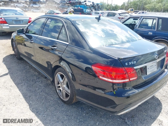 2014 Mercedes-Benz E-Class E 350 Luxury with VIN WDDHF8JB7EA791635, listed as a IAAI auction lot 41999708 with 133,509 mi miles. Bid and sale history available at carsss.com. Image 3.