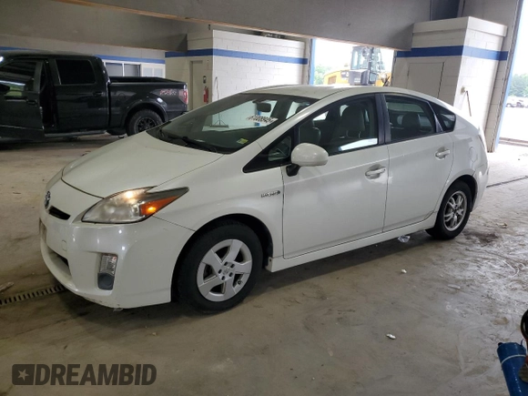 2010 Toyota Prius II z VIN JTDKN3DU8A0005697, wystawiony jako Copart lot #61008945 z przebiegiem 87 784 mil mil oraz Czysty tytuł • Clean title. Historia ofert i sprzedaży dostępna na DreamBid. Obrazek 1.