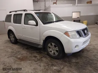 2010 Nissan Pathfinder SE with VIN 5N1AR1NB8AC606510, listed as a IAAI auction lot 41696579 with 209,527 mi miles. Bid and sale history available at carsss.com. Image 1.