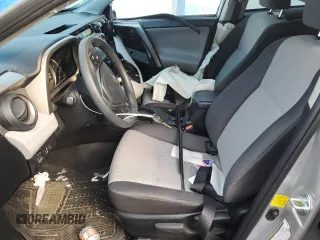 2015 Toyota RAV4 LE z VIN JTMBFREV3FD164635, wystawiony jako Copart lot #57753345 z przebiegiem 36 539 mil mil oraz Szkoda całkowita • Salvage title. Historia ofert i sprzedaży dostępna na DreamBid. Obrazek 7.