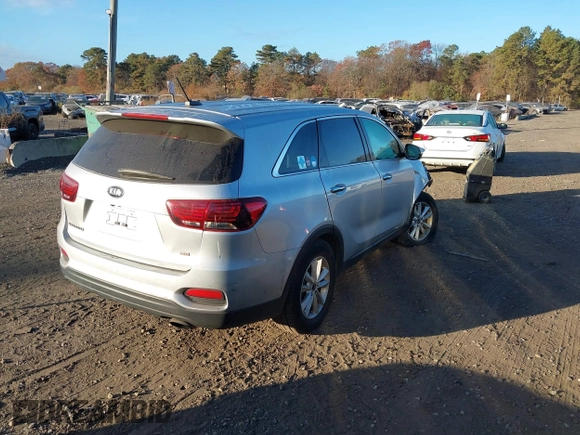 2019 Kia Sorento LX with VIN 5XYPGDA34KG526946, listed as a IAAI auction lot 40771761 with 132,260 mi miles and . Bid and sale history available at DreamBid. Image 4.