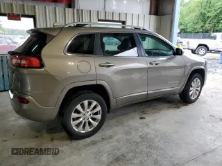 2017 Jeep Cherokee Overland z VIN 1C4PJMJS7HW525455, wystawiony jako Copart lot #61382445 z przebiegiem 83 499 mil mil oraz Szkoda całkowita • Salvage title. Historia ofert i sprzedaży dostępna na DreamBid. Obrazek 3.