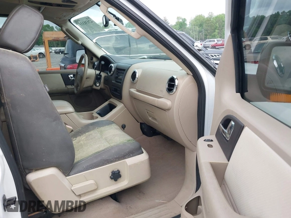 2005 Ford Expedition Eddie Bauer with VIN 1FMPU17555LA32826, listed as a IAAI auction lot 42038355 with 120,000 mi miles and . Bid and sale history available at DreamBid. Image 5.