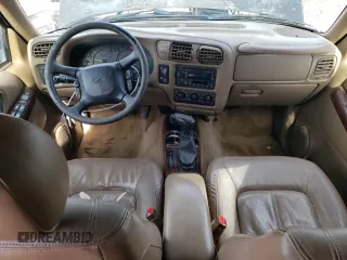 2000 Oldsmobile Bravada z VIN 1GHDT13W3Y2178106, wystawiony jako Copart lot #85069954 z przebiegiem 211 164 mil mil oraz Szkody całkowita. Historia ofert i sprzedaży dostępna na DreamBid. Obrazek 8.