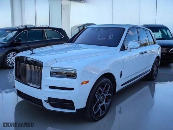 2022 Rolls-Royce Cullinan Black Badge with VIN SLATV8C02NU2121XX, listed as a Copart auction lot 49549395 with 5,245 mi miles and Clean Title. Bid and sale history available at carsss.com. Image 2.