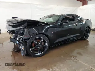 2016 Chevrolet Camaro 1SS z VIN 1G1FF1R70G0137246, wystawiony jako Copart lot #55349255 z przebiegiem 131 765 mil mil oraz Czysty tytuł • Clean title. Historia ofert i sprzedaży dostępna na DreamBid. Obrazek 1.