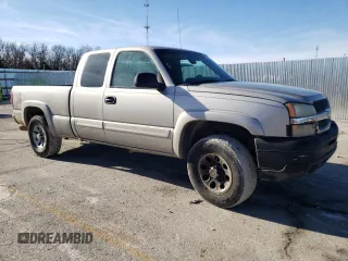 2005 Chevrolet Silverado 1500 LS z VIN 2GCEK19TX51227453, wystawiony jako Copart lot #43536435 z przebiegiem 200 795 mil mil oraz Czysty tytuł • Clean title. Historia ofert i sprzedaży dostępna na DreamBid. Obrazek 4.