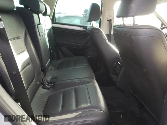 2017 Volkswagen Touareg Sport with VIN WVGEF7BP1HD006980, listed as a Copart auction lot 37464813 with Not Provided miles and . Bid and sale history available at DreamBid. Image 11.