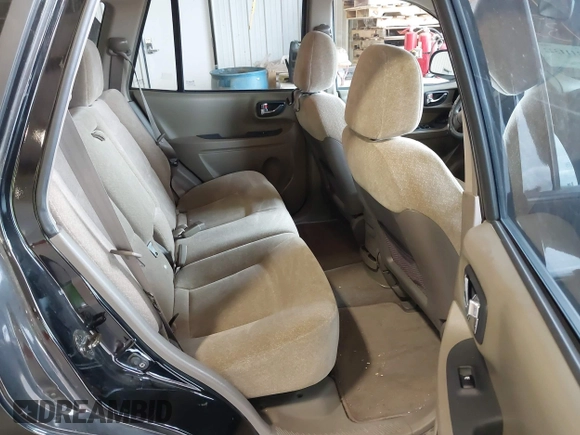 2004 Hyundai Santa Fe GLS with VIN KM8SC73D34U659949, listed as a IAAI auction lot 42111322 with 205,309 mi miles. Bid and sale history available at carsss.com. Image 8.