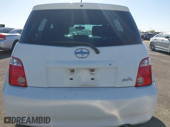 2006 Scion xA z VIN JTKKT624365020332, wystawiony jako IAAI lot #42335748 z przebiegiem 103 621 mil mil oraz . Historia ofert i sprzedaży dostępna na DreamBid. Obrazek 16.