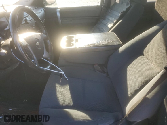 2008 Chevrolet Silverado 1500 1LT with VIN 2GCEC13J181245915, listed as a Copart auction lot 46946785 with 232,622 mi miles and Clean Title. Bid and sale history available at DreamBid. Image 7.