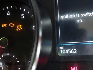 2018 Volkswagen Tiguan S с VIN 3VV1B7AX0JM028674, выставлен на аукционе IAAI как лот 42558427 с пробегом 104 562 миль миль и . История ставок и продаж доступна на DreamBid. Изображение 7.