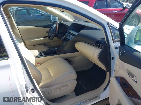 2015 Lexus RX 350 z VIN 2T2BK1BA4FC305879, wystawiony jako IAAI lot #42665618 z przebiegiem 104 532 mil mil oraz . Historia ofert i sprzedaży dostępna na DreamBid. Obrazek 5.