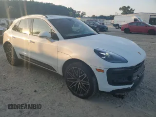 2022 Porsche Macan with VIN WP1AA2A52NLB11435, listed as a Copart auction lot 62090965 with 24,382 mi miles and Salvage title. Bid and sale history available at DreamBid. Image 4.