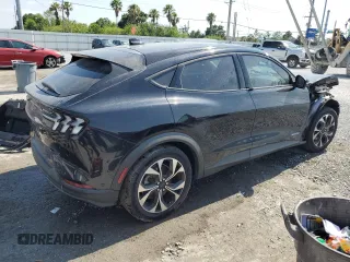 2024 Ford Mustang Mach-E Select z VIN 3FMTK1R49RMA03746, wystawiony jako Copart lot #57418845 z przebiegiem 8 788 mil mil oraz Szkoda całkowita • Salvage title. Historia ofert i sprzedaży dostępna na DreamBid. Obrazek 3.