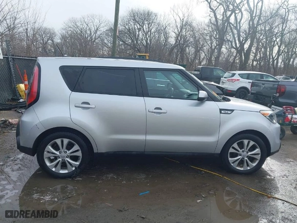2015 Kia Soul + with VIN KNDJP3A57F7753178, listed as a IAAI auction lot 41698164 with 142,131 mi miles. Bid and sale history available at carsss.com. Image 13.