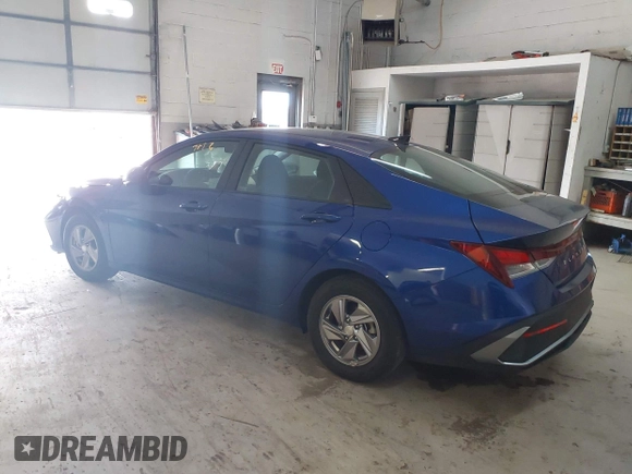 2024 Hyundai Elantra SE z VIN KMHLL4DG9RU681389, wystawiony jako IAAI lot #42017186 z przebiegiem 13 762 mil mil oraz . Historia ofert i sprzedaży dostępna na DreamBid. Obrazek 3.