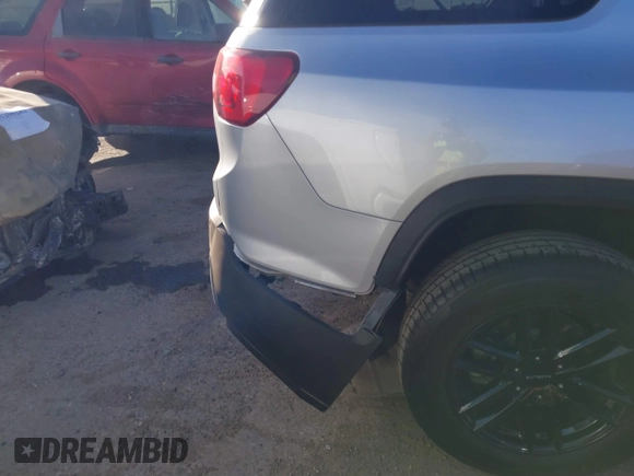 2019 GMC Acadia SLT with VIN 1GKKNMLA0KZ100351, listed as a IAAI auction lot 41219026 with 88,751 mi miles. Bid and sale history available at carsss.com. Image 6.