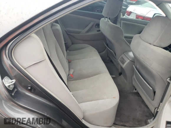 2008 Toyota Camry LE z VIN 4T4BE46K58R034841, wystawiony jako Copart lot #42176215 z przebiegiem Nie podano mil oraz Nie do naprawy • Non repairable. Historia ofert i sprzedaży dostępna na DreamBid. Obrazek 10.