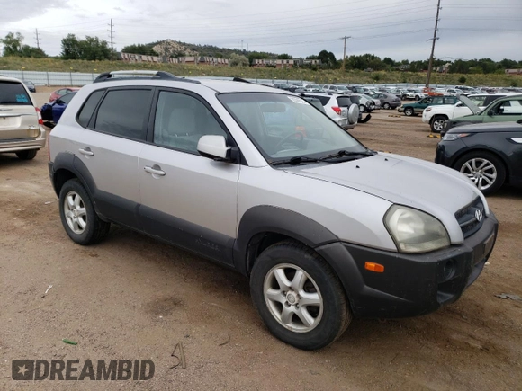 2005 Hyundai Tucson GLS with VIN KM8JN72D05U139992, listed as a Copart auction lot 70786014 with 108,827 mi miles and Salvage Title. Bid and sale history available at carsss.com. Image 4.