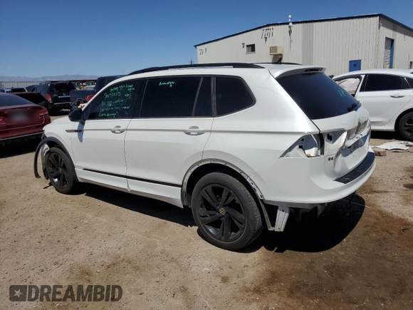 2023 Volkswagen Tiguan SE R-Line Black z VIN 3VVCB7AX7PM100553, wystawiony jako Copart lot #55635535 z przebiegiem 33 596 mil mil oraz Szkoda całkowita • Salvage title. Historia ofert i sprzedaży dostępna na DreamBid. Obrazek 2.