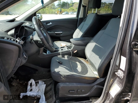 2017 Ford Escape SE z VIN 1FMCU0GDXHUE91333, wystawiony jako Copart lot #44536055 z przebiegiem Nie podano mil oraz Nie do naprawy • Non repairable. Historia ofert i sprzedaży dostępna na DreamBid. Obrazek 7.
