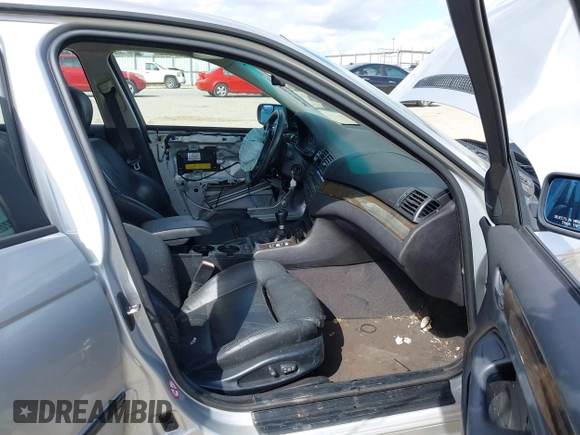 2000 BMW 3 Series 323i with VIN WBAAM3348YFP79534, listed as a IAAI auction lot 40734827 with 185,943 mi miles and . Bid and sale history available at DreamBid. Image 5.