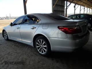 2012 Lexus LS 460 z VIN JTHCL5EF0C5014758, wystawiony jako Copart lot #55620645 z przebiegiem 154 717 mil mil oraz Czysty tytuł • Clean title. Historia ofert i sprzedaży dostępna na DreamBid. Obrazek 2.