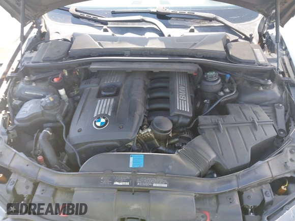 2007 BMW 3 Series 328i with VIN WBAVC53587FZ76498, listed as a IAAI auction lot 42110897 with 178,823 mi miles and . Bid and sale history available at carsss.com. Image 10.