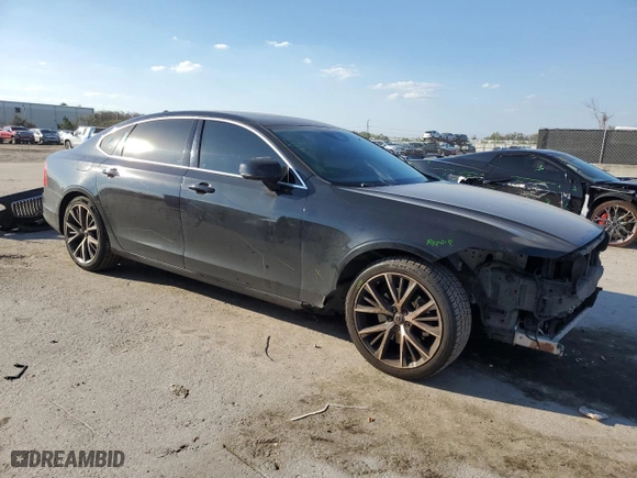 2018 Volvo S90 Momentum with VIN LVY982AK4JP006106, listed as a Copart auction lot 48585265 with 173298 miles and Salvage Title. Bid and sale history available at carsss.com. Image 4.
