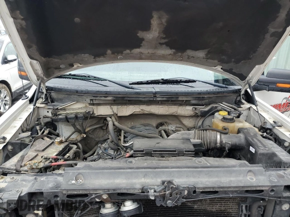 2014 Ford F-150 XL with VIN 1FTFX1EF2EFC92988, listed as a Copart auction lot 44261055 with 235,903 mi miles and Salvage title. Bid and sale history available at DreamBid. Image 11.