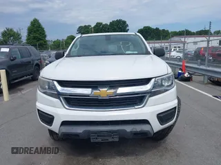 2019 Chevrolet Colorado 4WD Work Truck z VIN 1GCHTBEA5K1221307, wystawiony jako IAAI lot #42273653 z przebiegiem 94 746 mil mil oraz . Historia ofert i sprzedaży dostępna na DreamBid. Obrazek 12.