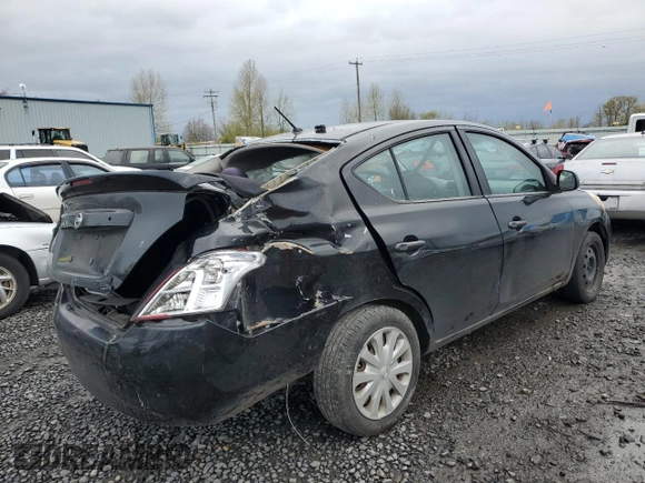 2014 Nissan Versa SV with VIN 3N1CN7AP0EL821695, listed as a Copart auction lot 52405675 with 138,814 mi miles and Clean Title. Bid and sale history available at DreamBid. Image 3.
