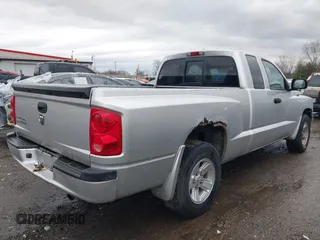 2008 Dodge Dakota SLT with VIN 1D7HW42KX8S560105, listed as a IAAI auction lot 41192410 with 99,097 mi miles and . Bid and sale history available at carsss.com. Image 4.