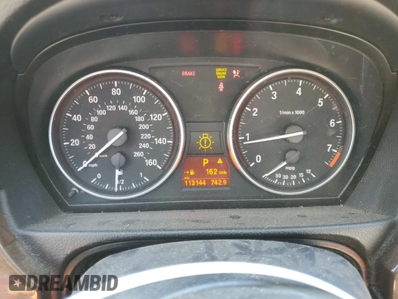 2009 BMW 3 Series 328i xDrive with VIN WBAPK73589A451495, listed as a Copart auction lot 61677195 with 113,144 mi miles and Salvage title. Bid and sale history available at DreamBid. Image 9.