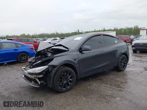 2024 Tesla Model Y с VIN 7SAYGDED5RF046877, выставлен на аукционе IAAI как лот 42237815 с пробегом 45 883 миль миль и . История ставок и продаж доступна на DreamBid. Изображение 17.