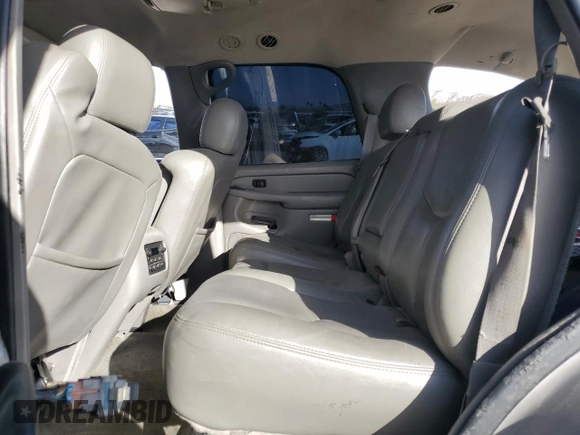 2004 GMC Yukon SLT z VIN 1GKEC13Z84J297911, wystawiony jako Copart lot #48617955 z przebiegiem 173 004 mil mil oraz Szkoda całkowita • Salvage title. Historia ofert i sprzedaży dostępna na DreamBid. Obrazek 11.