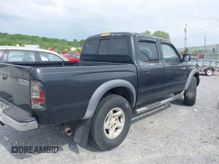 2001 Toyota Tacoma PreRunner with VIN 5TEGN92N61Z762988, listed as a IAAI auction lot 42020121 with 267,911 mi miles. Bid and sale history available at carsss.com. Image 4.
