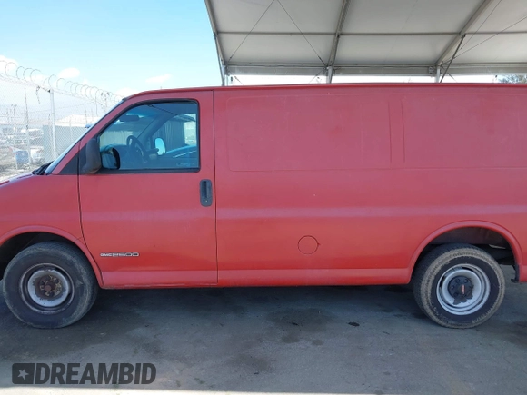 1998 GMC Savana z VIN 1GTFG25MXW1074400, wystawiony jako IAAI lot #42271307 z przebiegiem 283 291 mil mil oraz . Historia ofert i sprzedaży dostępna na DreamBid. Obrazek 14.