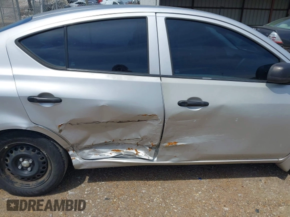 2015 Nissan Versa SV with VIN 3N1CN7AP1FL817785, listed as a IAAI auction lot 41976218 with 153,077 mi miles and . Bid and sale history available at DreamBid. Image 6.