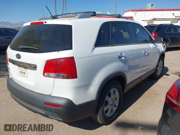 2013 Kia Sorento LX with VIN 5XYKT3A6XDG420112, listed as a IAAI auction lot 42014627 with 1 mi miles. Bid and sale history available at carsss.com. Image 4.