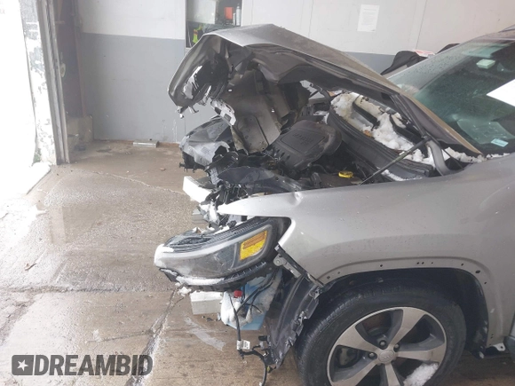 2019 Jeep Cherokee Limited with VIN 1C4PJLDB9KD402913, listed as a IAAI auction lot 40760506 with 106,393 mi miles and . Bid and sale history available at DreamBid. Image 18.