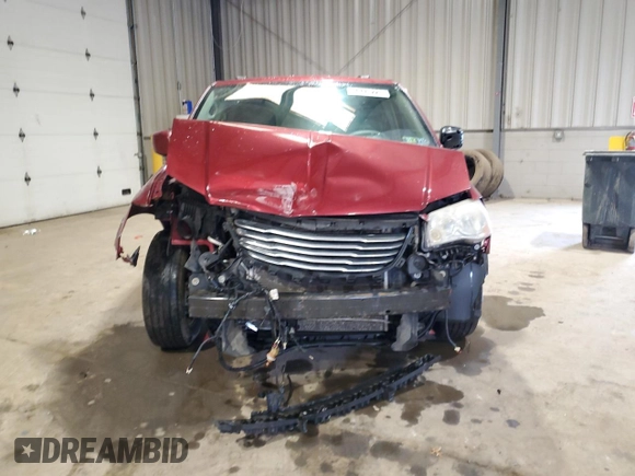 2013 Chrysler Town & Country Touring z VIN 2C4RC1BG4DR759938, wystawiony jako Copart lot #54775225 z przebiegiem 168 023 mil mil oraz Szkoda całkowita • Salvage title. Historia ofert i sprzedaży dostępna na DreamBid. Obrazek 5.