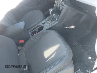 2022 Volkswagen Taos SE z VIN 3VVLX7B28NM099124, wystawiony jako IAAI lot #41615455 z przebiegiem 52 178 mil mil oraz . Historia ofert i sprzedaży dostępna na DreamBid. Obrazek 5.