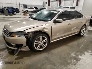 2015 Volkswagen Passat SEL Premium z VIN 1VWCS7A37FC123422, wystawiony jako Copart lot #47451905 z przebiegiem 185 378 mil mil oraz Szkoda całkowita • Salvage title. Historia ofert i sprzedaży dostępna na DreamBid. Obrazek 1.